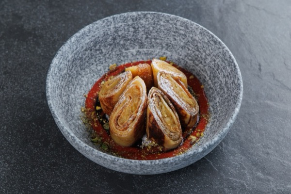 Блины с яблоком и корицей