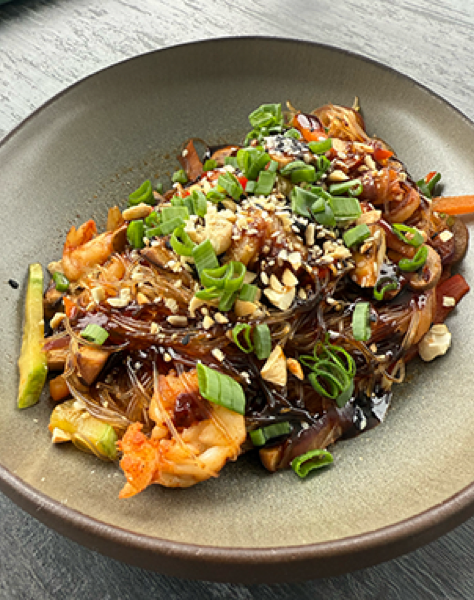 Фунчоза с овощами и креветками