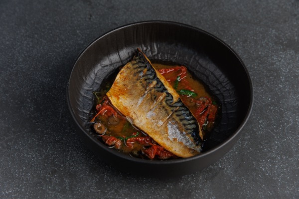 Запеченное филе скумбрии с соусом,, Верначе ,,