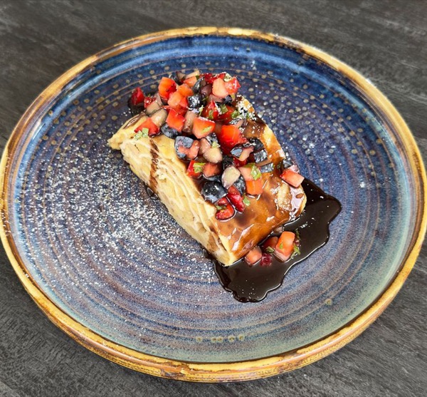 Штрудель с яблоком и топпингом